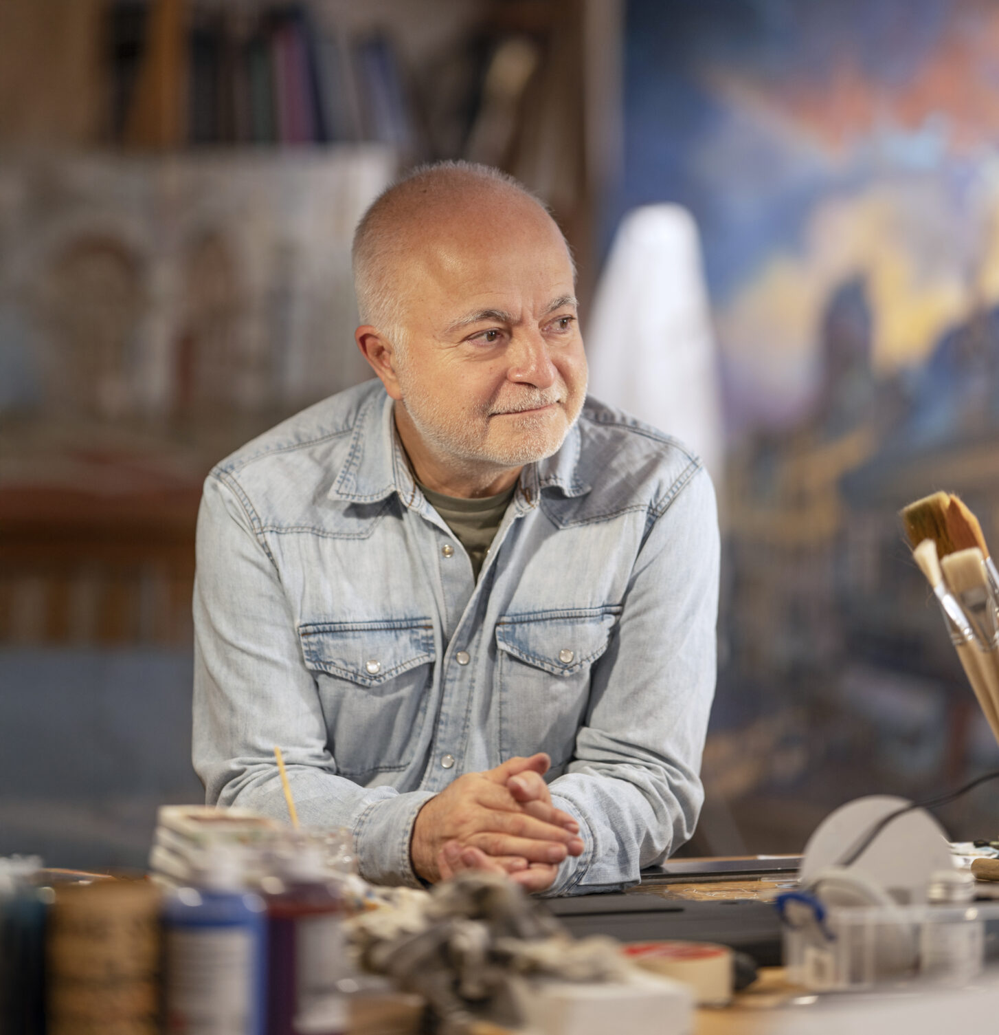 Porträt des Panorama-Künstlers Yagedar Asisi in seinem Atelier.